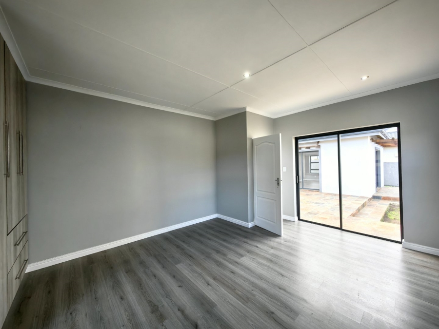 To Let 4 Bedroom Property for Rent in Blue Mountain Village Western Cape